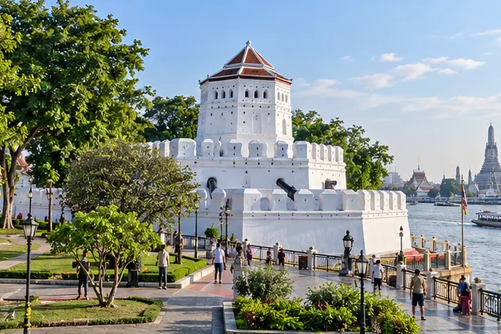 Phra Sumen Fort & Santichaiprakan Park · Bangkok Old Town