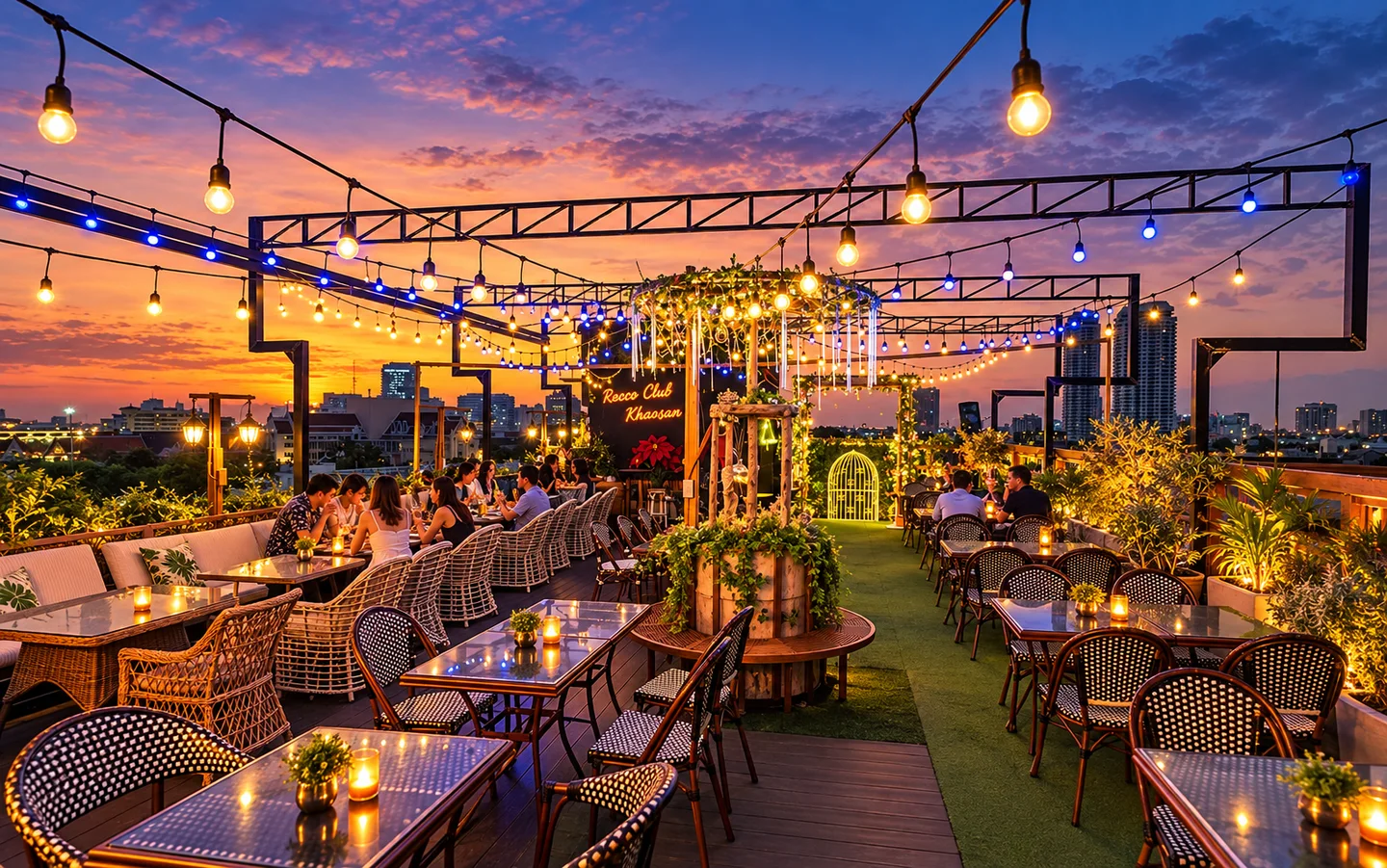 Rocco Club and Restaurant near Khaosan Palace Hotel Bangkok · restaurant view 2